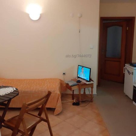Private Studio Intsaraki - Свети Влас Екстериор снимка