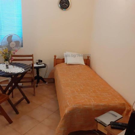 Private Studio Intsaraki - Свети Влас Екстериор снимка