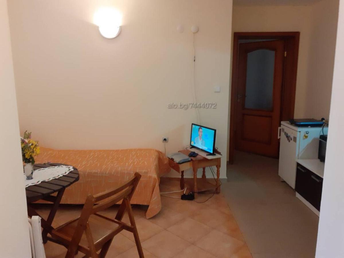 Private Studio Intsaraki - Свети Влас Екстериор снимка
