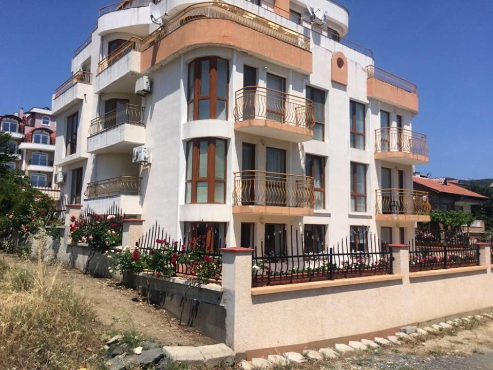 Private Studio Intsaraki - Свети Влас Екстериор снимка
